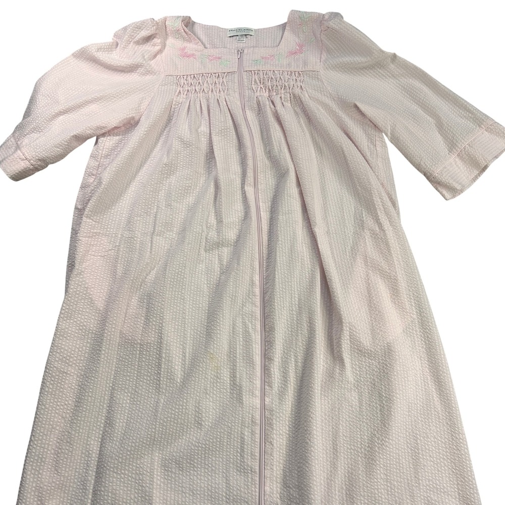 Miss Elaine Woman Pink Seersucker Zip Front Robe Floral Embroidery 1X 868601X